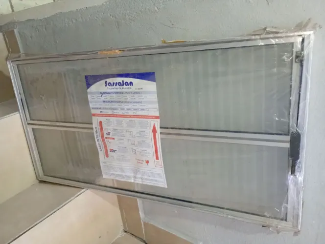 Vitro basculante 40x80 novo aluminio brilhante 