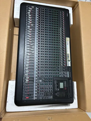 Mesa de Som Yamaha MGP32