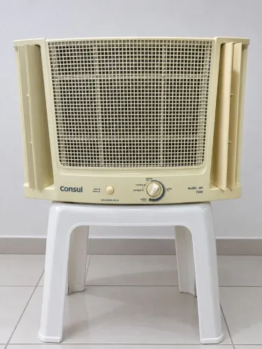 Ar condicionado ( Consul 7500 BTUs).