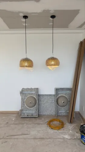 Bancadas de granito com cubas Deca instaladas - Novas - 80 x 50 cm (2 unidades)