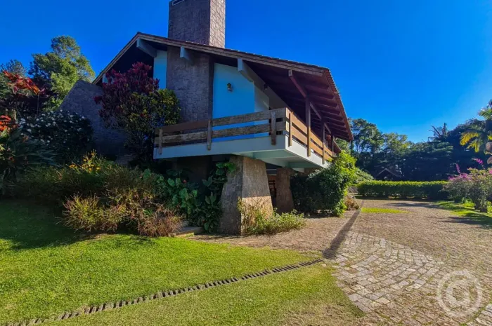 Residência ampla e mobiliada em Santo Antônio de Lisboa