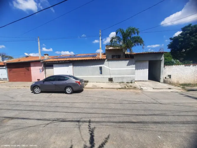 Casa para Venda em Sorocaba, Vila Assis, 3 dormitórios, 2 suítes, 3 banheiros, 2 vagas