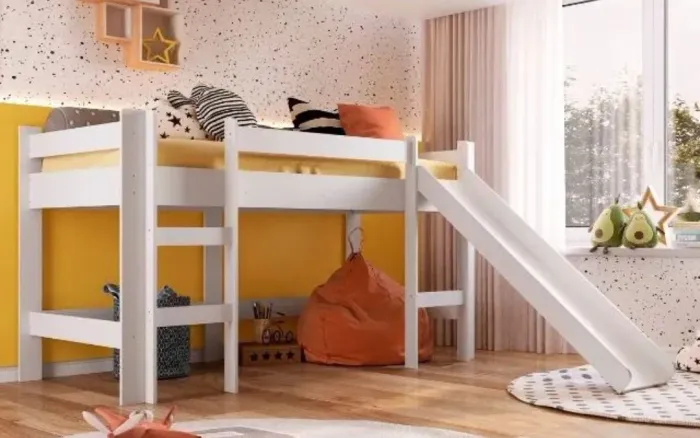 Cama com escorregador