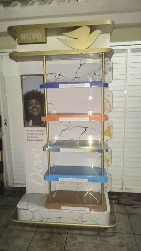 Vendo expositor Dove por R$300. Retirada em Realengo