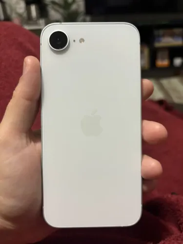 iPhone 16e