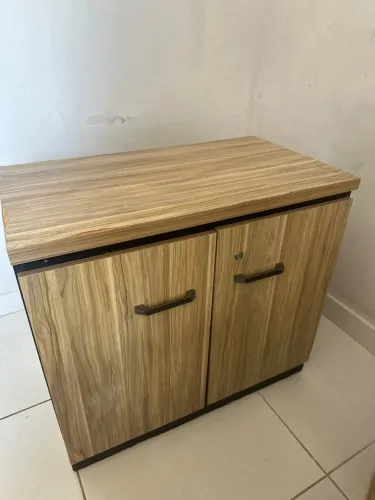 Armário Baixo de Escritório / Balcão Multiuso