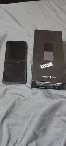 Smartphone Samsung Galaxy ZFlip 5 (512Gb) (Para retirar peças)