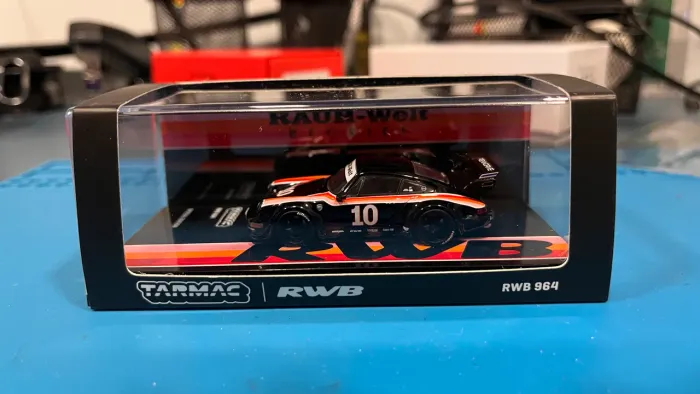 Tarmac Porsche RWB 964 1/64