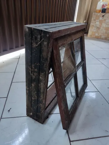 Janela de BANHEIRO