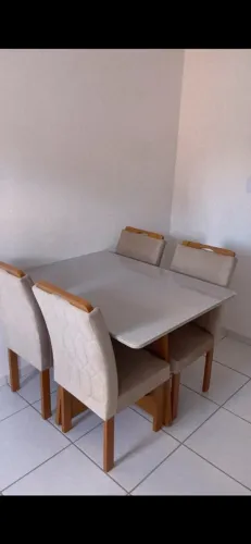 Mesa de jantar 4 cadeiras