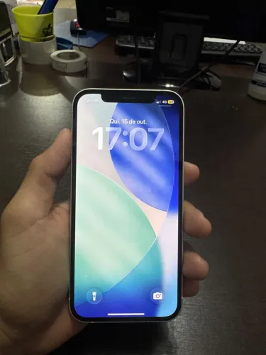 iPhone 12 64 GB seminovo com cabo carregador