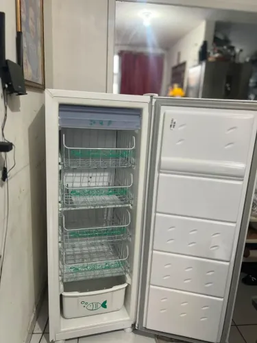 Vendo freezer vert 166l