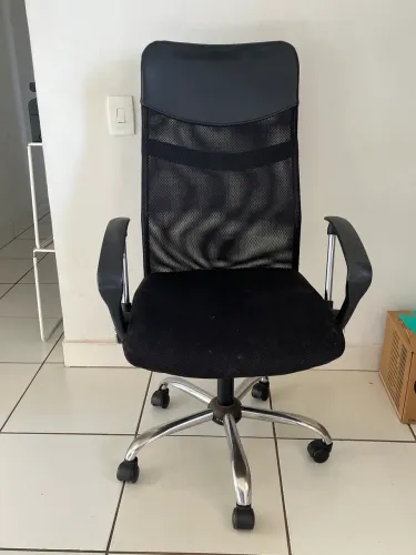 Cadeira Giratória para Home Office Preta