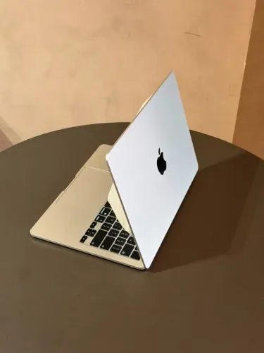 MACBOOK AIR M5 16/512 LACRADO
