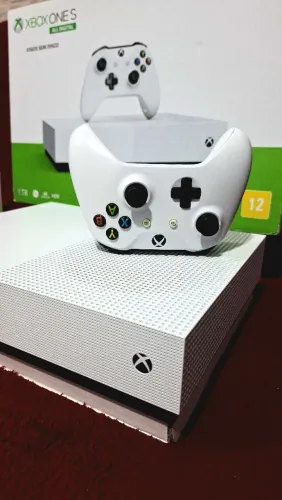 Xbox One S 4k All Digital 1TB Impecável / Parcelo até 18x / Pronta Entrega em Sorocaba