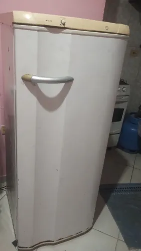 Geladeira ótima