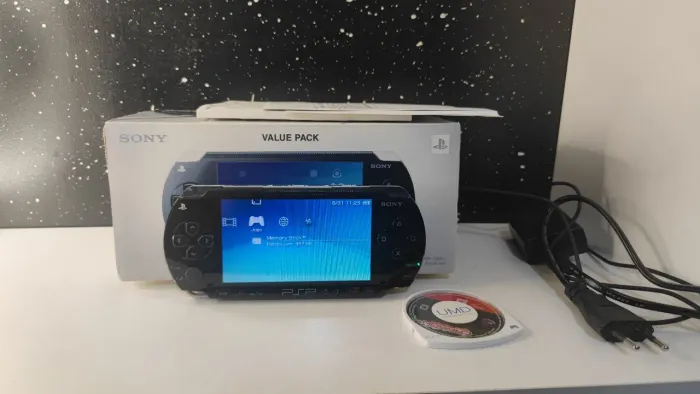 PSP 1000 com caixa