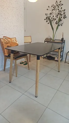 Mesa Eames Retangular Preta 