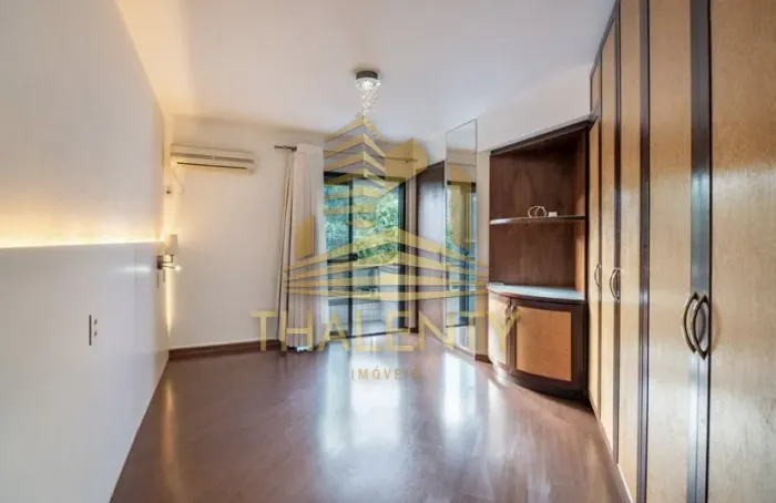 APARTAMENTO com 2 dormitórios à venda com 136m² por R$ 680.000,00 no bairro Bacacheri - CU