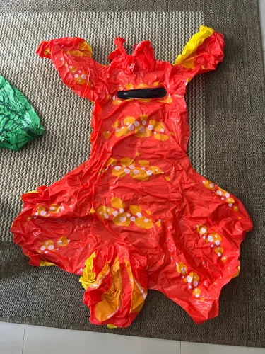 Boias infláveis lagosta e jacaré 