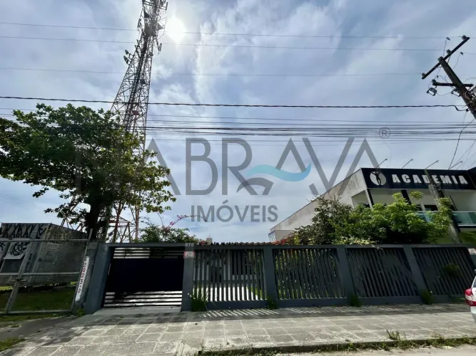 Casa para Temporada em Matinhos, Balneário Flamingo, 4 dormitórios, 2 suítes, 4 banheiros,