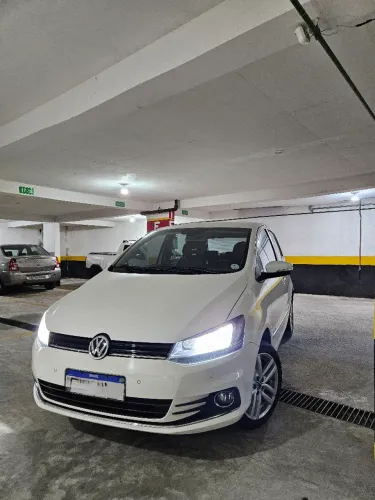 Volkswagen Fox Highline 1.6 Flex 16V 5P 2015