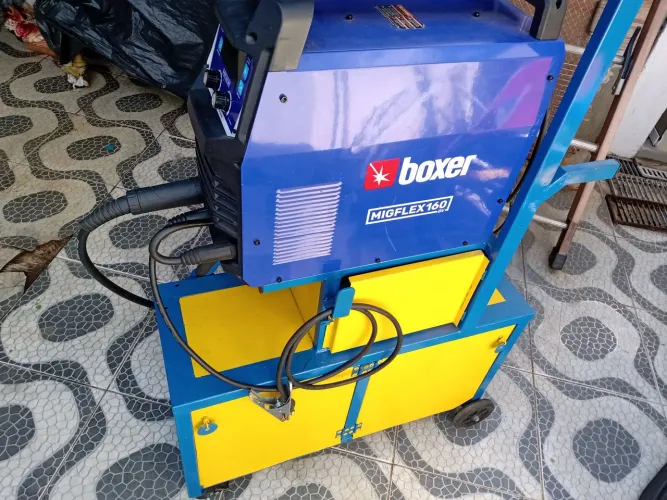 Máquina de Solda Boxer 160 MigFlex, já com Carrinho Transportador