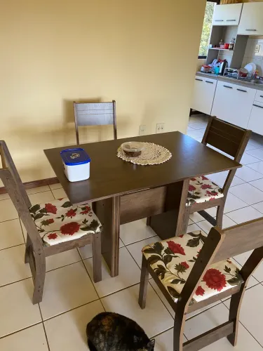 Mesa de Jantar 4 Cadeiras