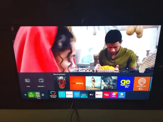 Vendo TV 43" Samsung semi nova 1,100