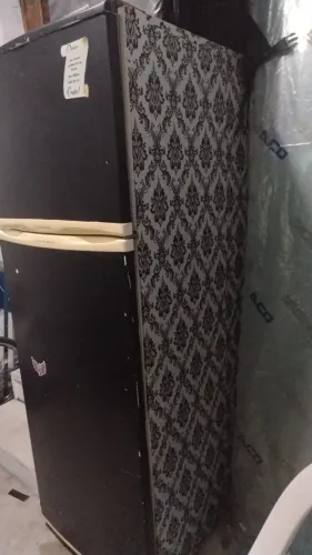 Vende-se uma geladeira com um fogão