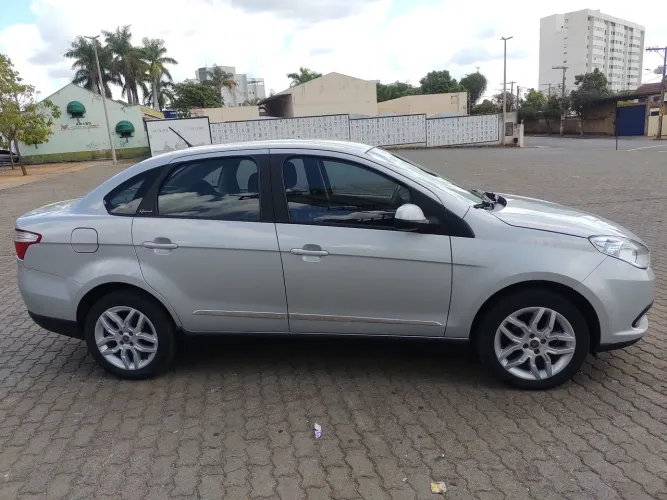 Fiat Grand Siena Essence 1.6 Flex 16V 2016