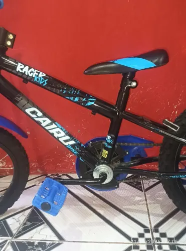 Vendo uma bicicleta infantil menino aro 16, pouco usada