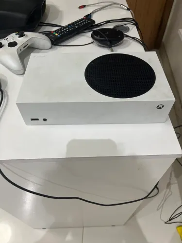 Vendo Xbox séries s com controle e volante logitech g920 