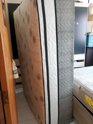 Cama de casal acoplada em bom estado.