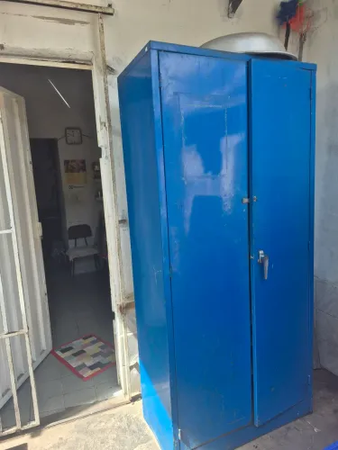 Vendo armário de ferro
