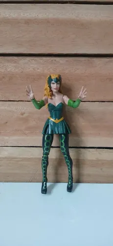 Boneca Enchantress marvel 16 cm