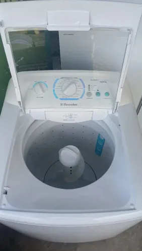 Vende-se máquina Eletrolux 12kg 