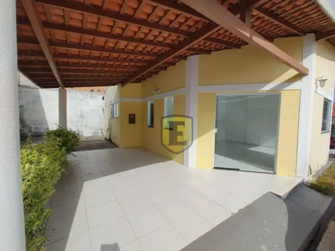 LOCAÇÃO CASA 02 QUARTOS RESIDENCIAL FECHADO NA AV. LITORÂNEA | CALHAU