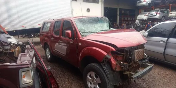 Nissan Frontier 2.5 2014 para retirada de peças