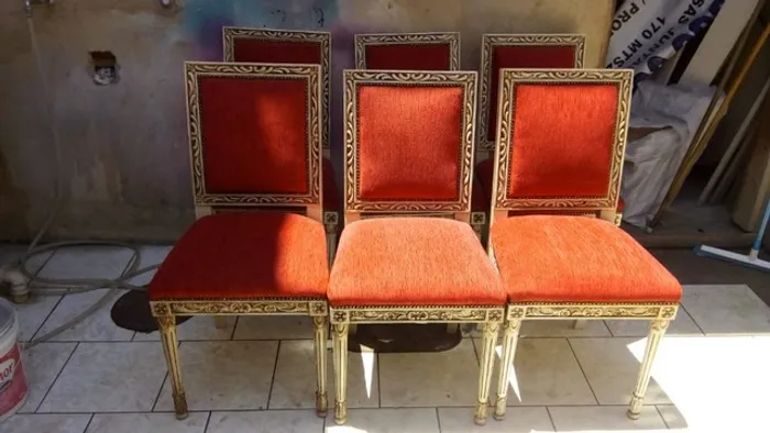 Conj. 06 cadeiras Estilo Luis XVI estofadas e restauradas