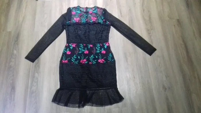 Vestidos e macaquinho novos a partir R$ 100,00 - leia a descrição