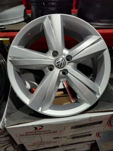 Aro 18 novas modelo novo Fusca tsi  lançamento furacão 4x100 em 10 x sem juros