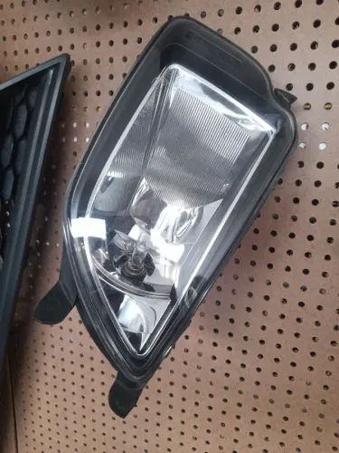 Farol do gol G6 original lado esquerdo.