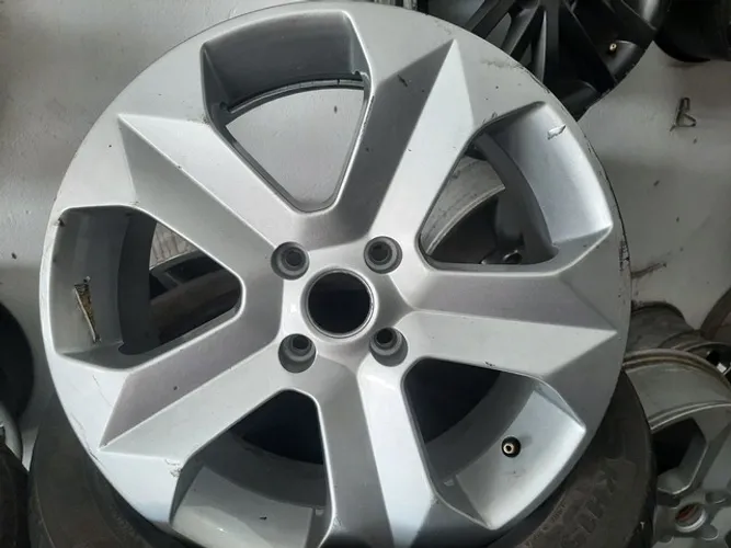 Roda aro 17 estrela prata Peugeot jogo 4x108