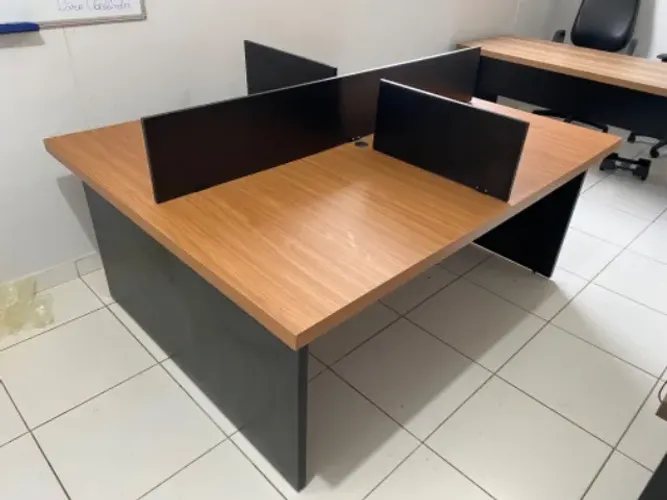 Estação de trabalho 4 lugares 1,80 x 1,40m - mesa para escritório