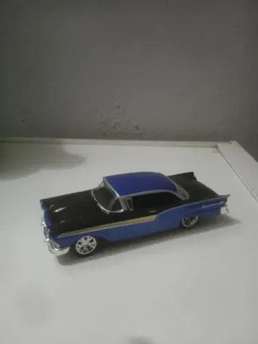Ford Crow Victoria M2 Machines 1/64