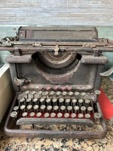 Máquina de escrever Remington Standard 12 (restauro)