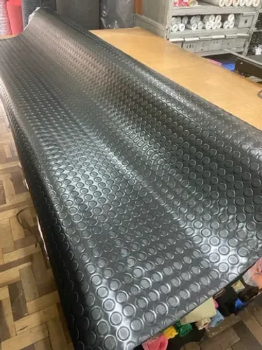 Piso emborrachado moeda 2 mts largura