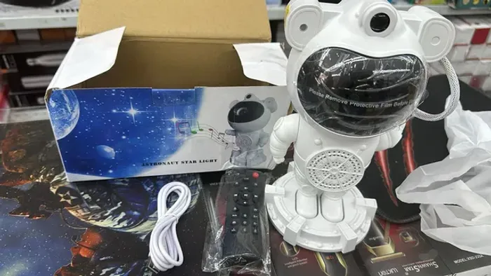 Astronauta Luminária Bluetooth $130