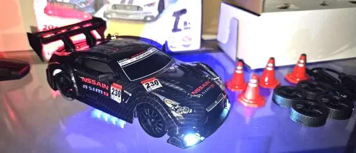 Carrinho de Controle Remoto Drift Recarregável 4x4 Super Potente 100% Novo Com Acessórios